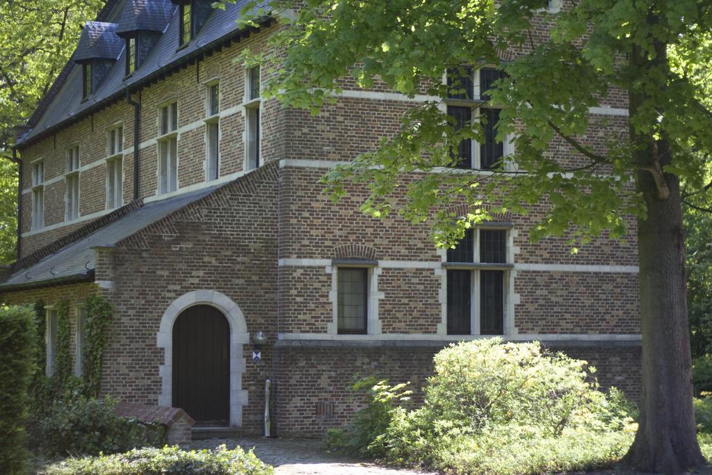 Hotel Priorij Corsendonk Oud-Turnhout Esterno foto