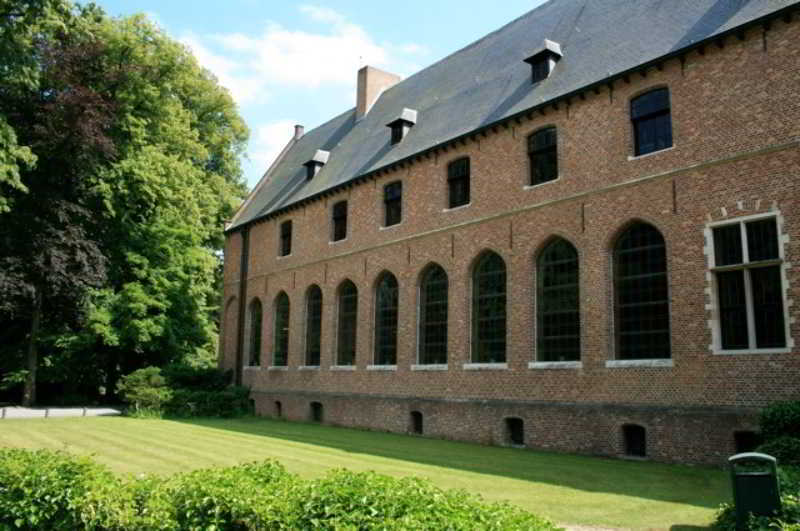 Hotel Priorij Corsendonk Oud-Turnhout Esterno foto