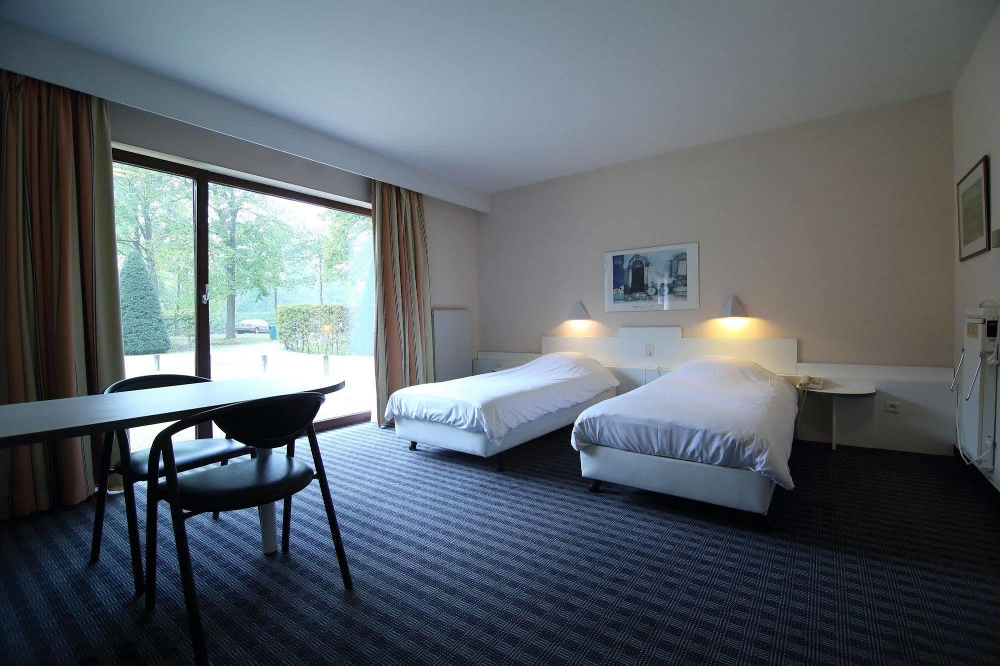 Hotel Priorij Corsendonk Oud-Turnhout Esterno foto